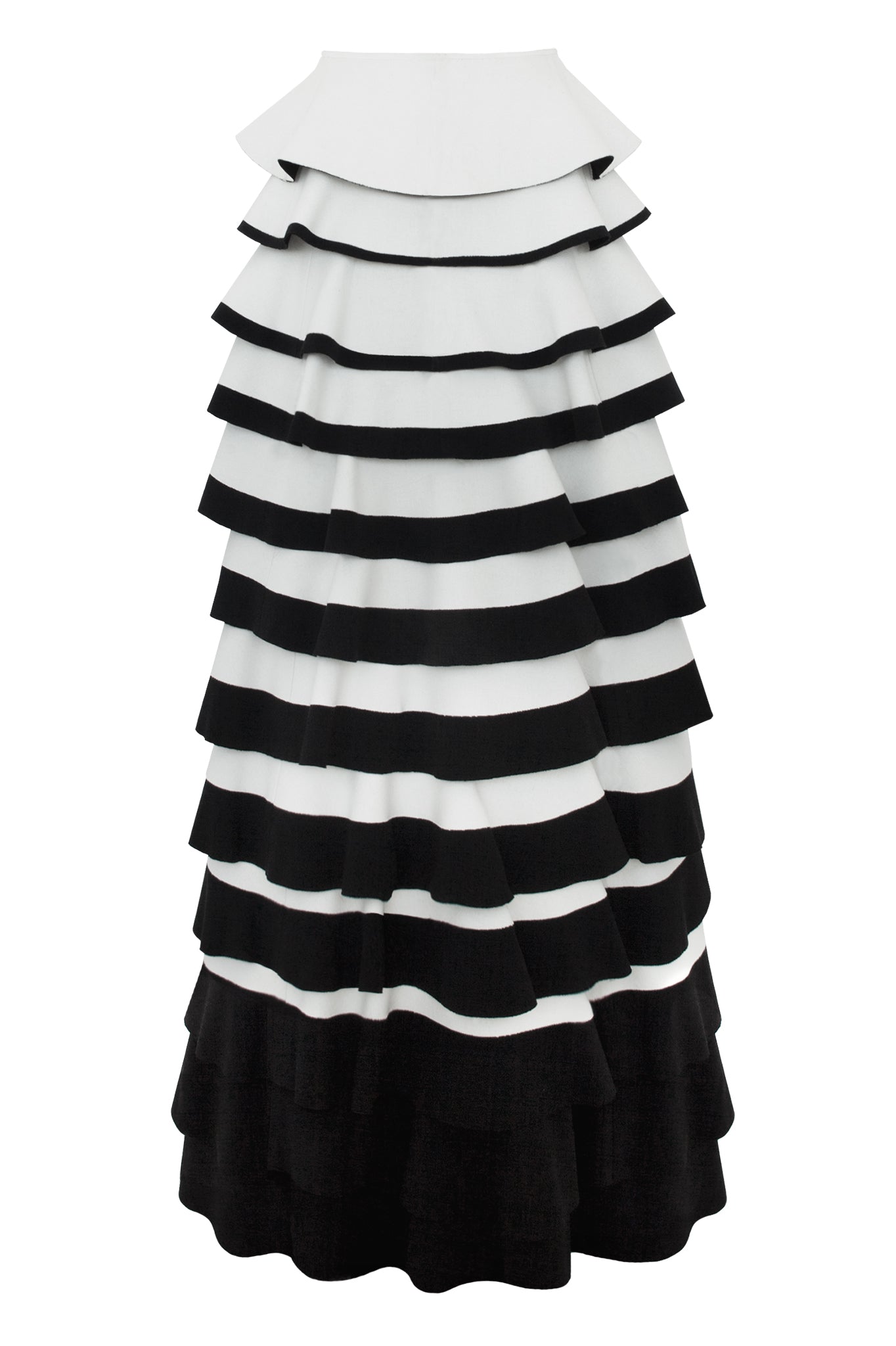 Cimone's AW18 modern 'op-art' style skirt is a sculptural take on the ruffle. The full length “Vex” skirt is created with fully bonded heavy wool and technical fabric to create a hard angular, graphic, shape; in contrast to the soft delicate, feminine silhouette that is often associated with a ruffle skirt.